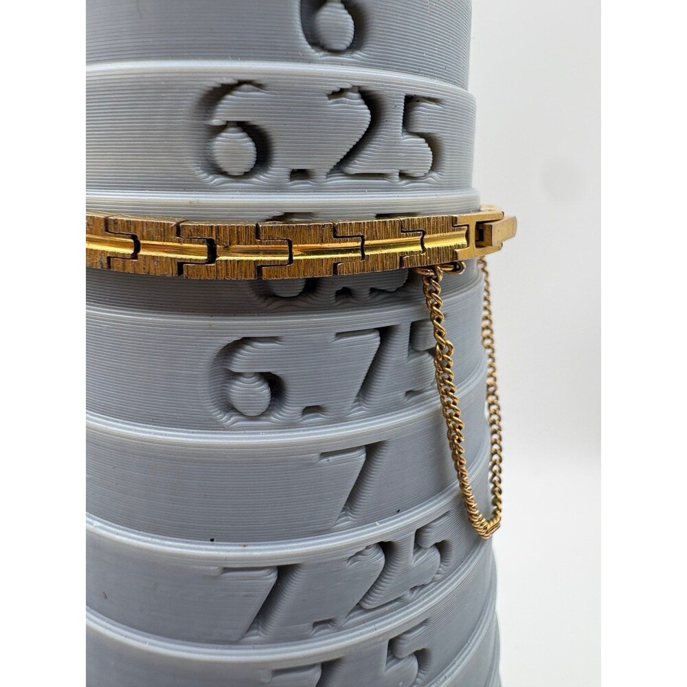 Vintage Accurist Gold Tone Diamond Accent Quartz Oval Ladies Watch LB 507G - Picture 5 of 8